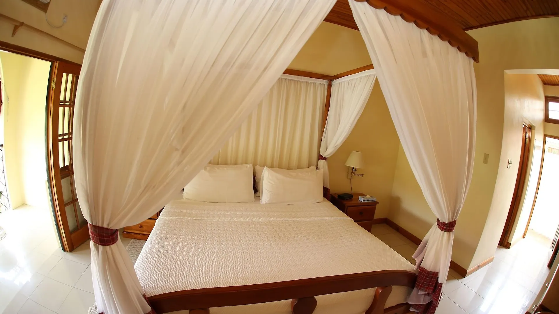Charela Inn Νεγκρίλ